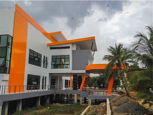 แผ่นคอมโพสิต ราคาประหยัด ติดตั้ง ผนังอาคาร ขอบหลังคา ดัดโค้งเสากลม