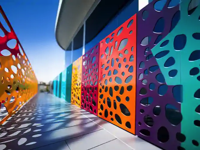 แผ่นคอมโพสิตฉลุลาย ลวดลายสวยงาม หลายสีสดใส